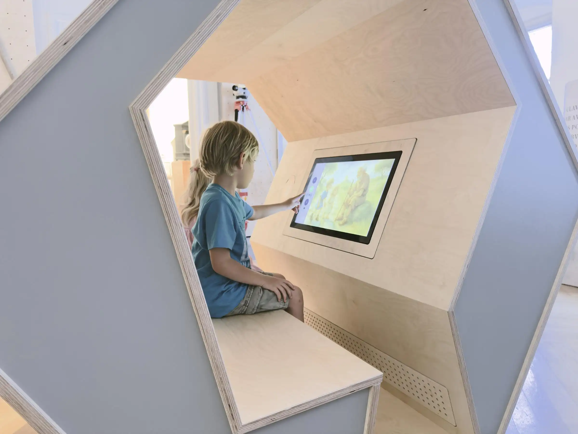 Interaktive Museumsinstallation – Digitale Szenografie von Marcel Gladbach